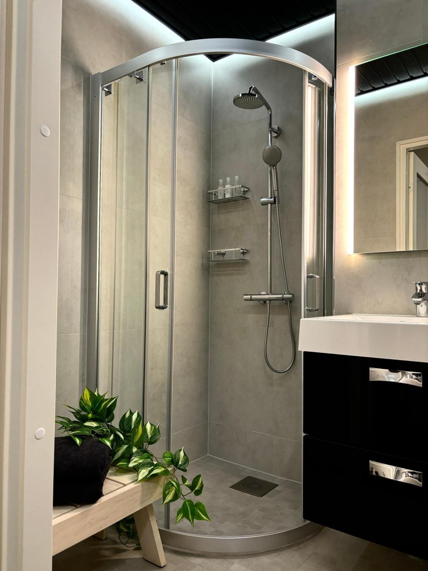Vartiomaja - Beautiful Apartment Near Arktikum โรวานิเอมิ ภายนอก รูปภาพ